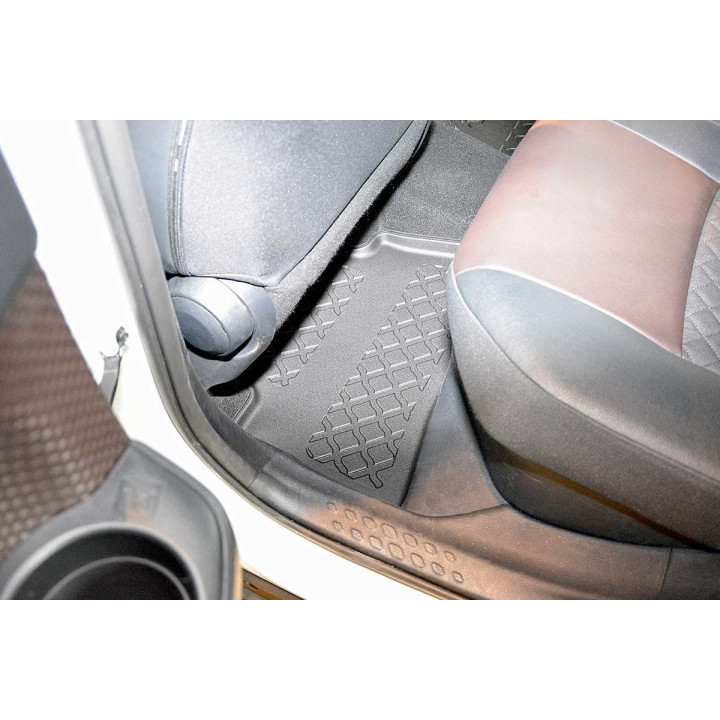 Guardliner floor mat for Toyota Corolla Cross Hybrid SUV/5 11.2022