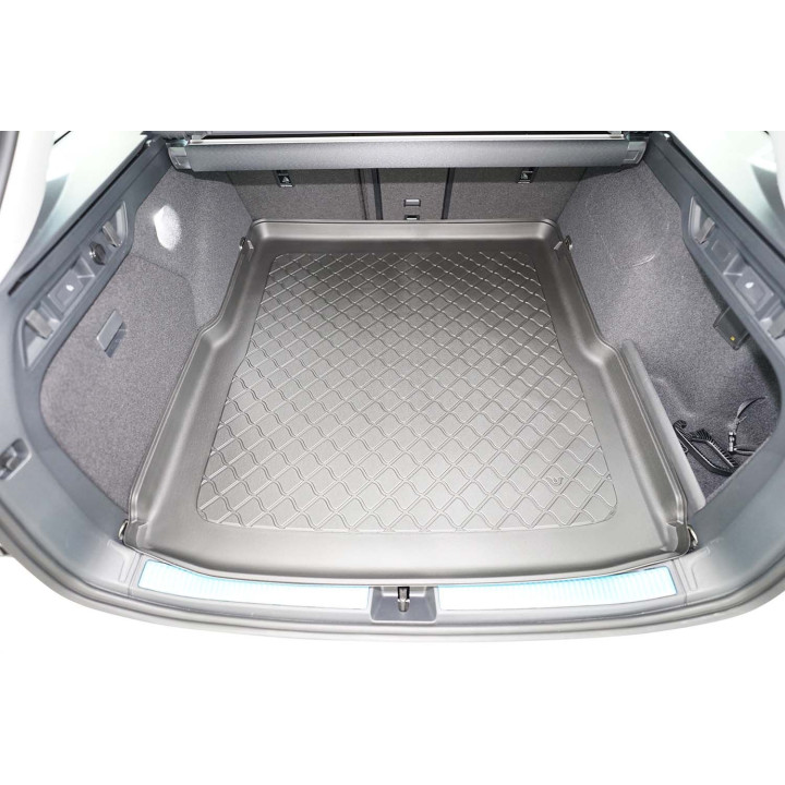 Bac de coffre Guardliner pour Volkswagen Passat B9 Variant C/5 11.2023-/Volkswagen Passat B9 Variant Hybrid MHEV C/5 11.2023-Sko