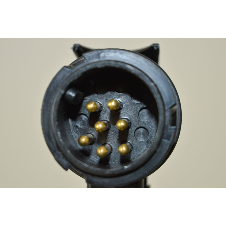 Adaptateur 13/7 broches (13 males / 7 femelles)
